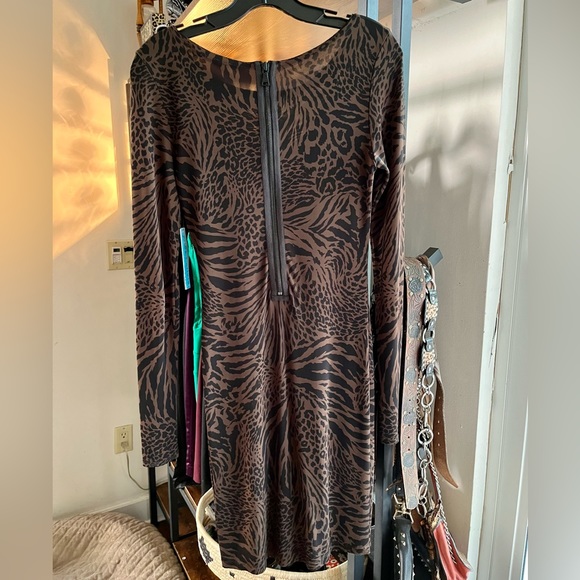 Alice+Olivia Tabitha Black and Chocolate Cheetah Print Bodycon Dress NWT SZ S - Picture 3 of 12